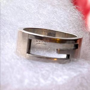 Gucci G Logo Ring